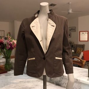 Gorgeous brown Armani Collezioni women’s jacket.